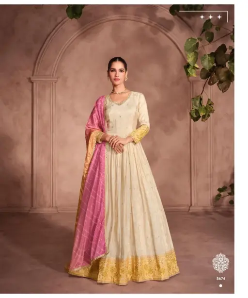 Sayuri Gunjan - 5674