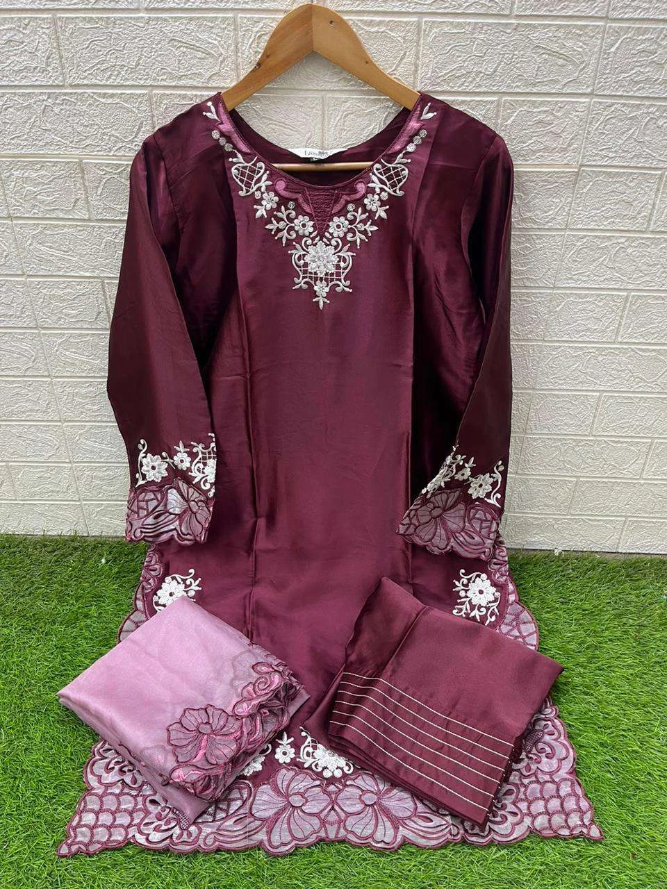 Laxuria Trendz D No 1599