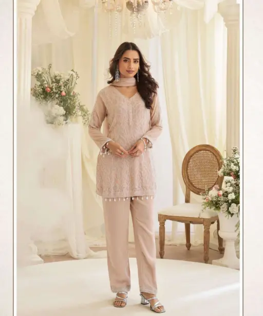 Sayuri Designer Hoor