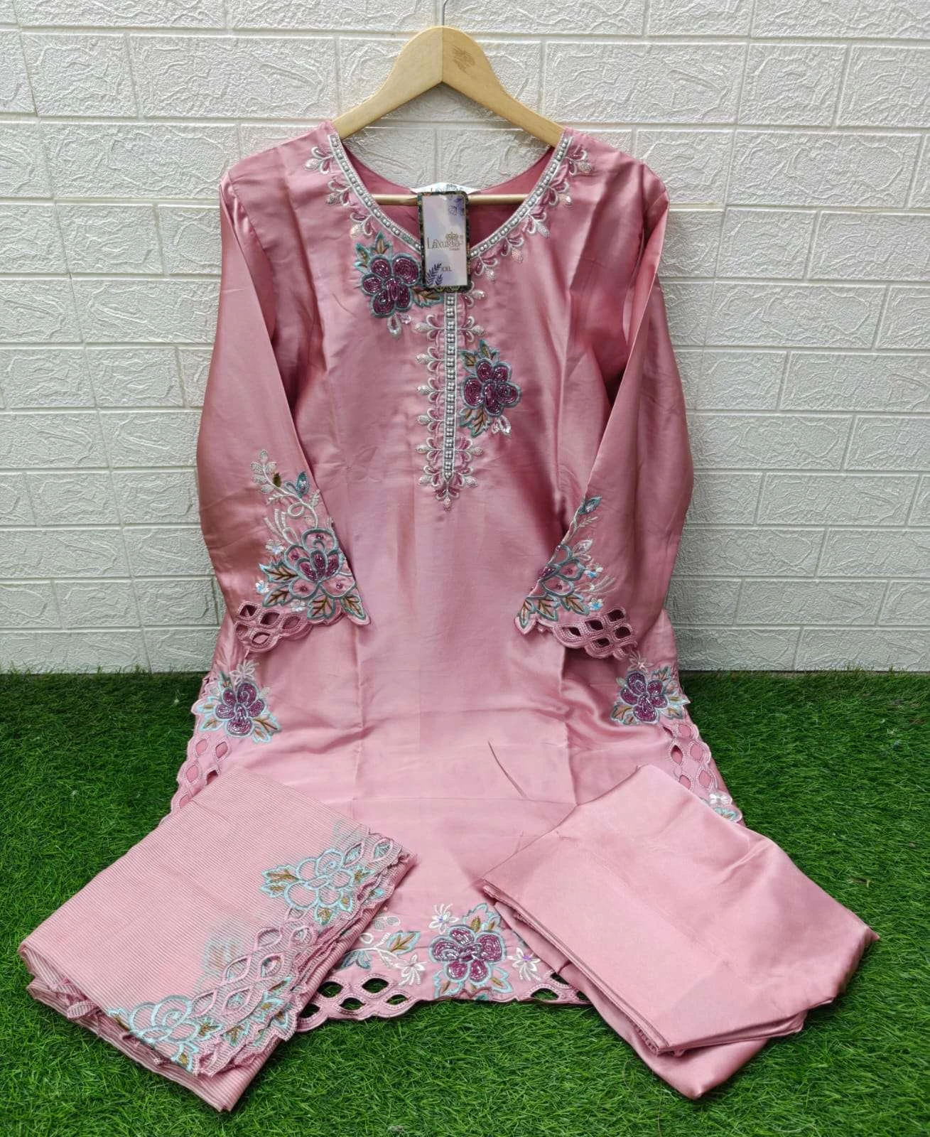 Laxuria Trendz D No 1593